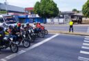 Prefeitura orienta motociclistas sobre uso de área de espera em semáforos de Manaus